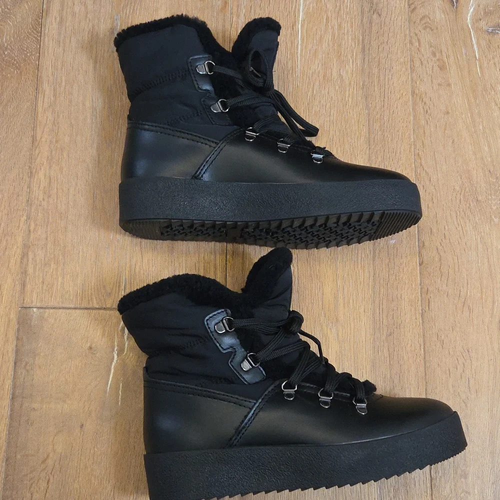 NWOT LA CANADIENNE EDDIE SHEARLING-LINED LEATHER BOOT BLACK 39 8.5